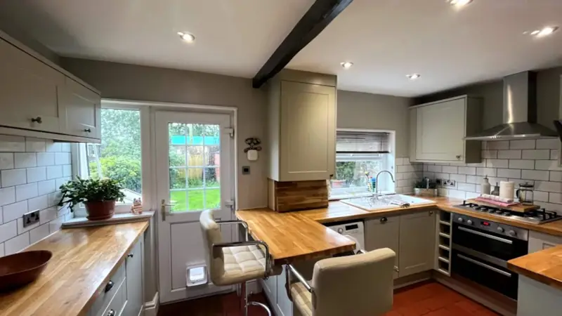 The kitchen with oak worktops